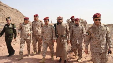 عقب زيارته لمحور مران.. وزير الدفاع يتفقد الجبهات في كتاف ويؤكد: الرهان على الأبطال لاستكمال التحرير واستعادة الدولة