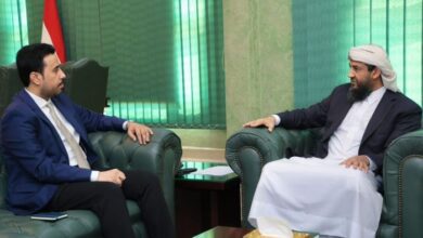 في لقاءين منفصلين.. المحرمي يلتقي رئيس هيئة التشاور ورئيس قطاع الطيران المدني