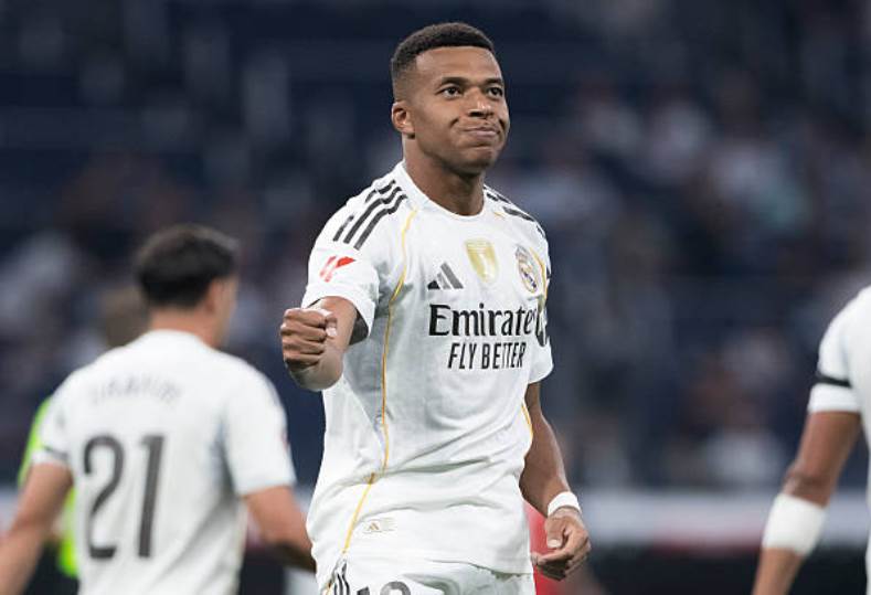 كيليان مبابي لاعب ريال مدريد