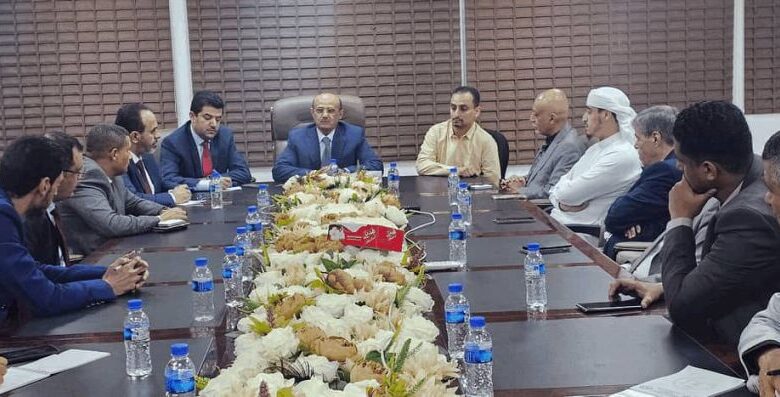 محافظ البنك المركزي يناقش مع مسؤولي البنوك آلية تمويل وتنظيم الاستيراد