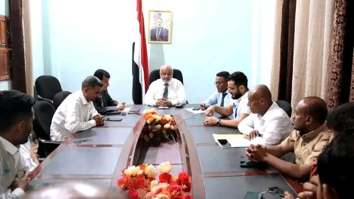 محافظ الحديدة يبحث مع منظمة "هانديكاب" إنشاء مركز للأطراف الصناعية