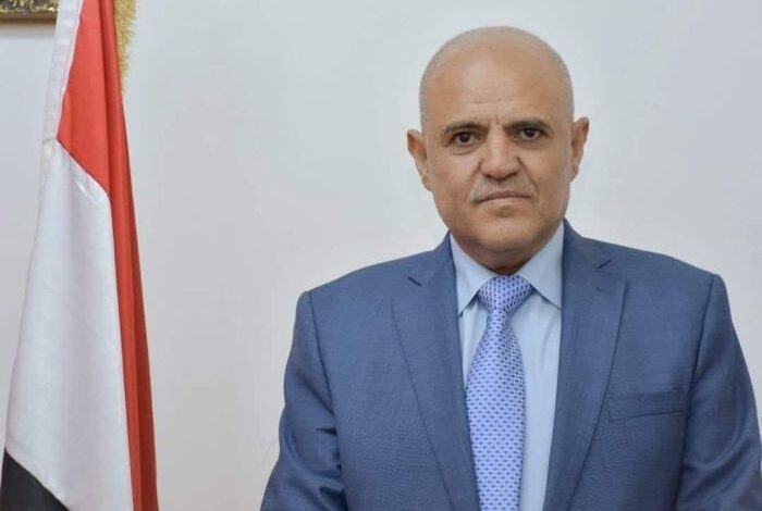 محافظ تعز يوجه ببيع الغاز للمواطنين مباشرة وسحب تراخيص الوكلاء المخالفين