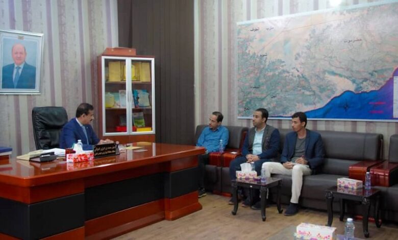 محافظ شبوة يبحث مع منظمة أطباء بلا حدود البلجيكية دعم القطاع الصحي بالمحافظة