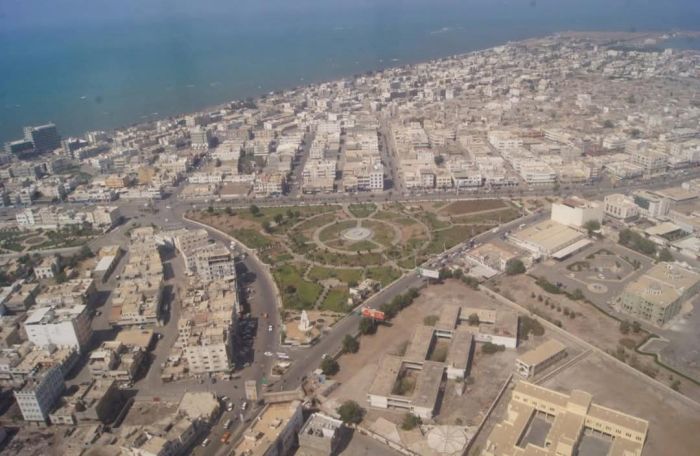 مدير إعلام الحديدة: الحوثيون يحتضرون ويحاولون إعادة تجميع صفوفهم
