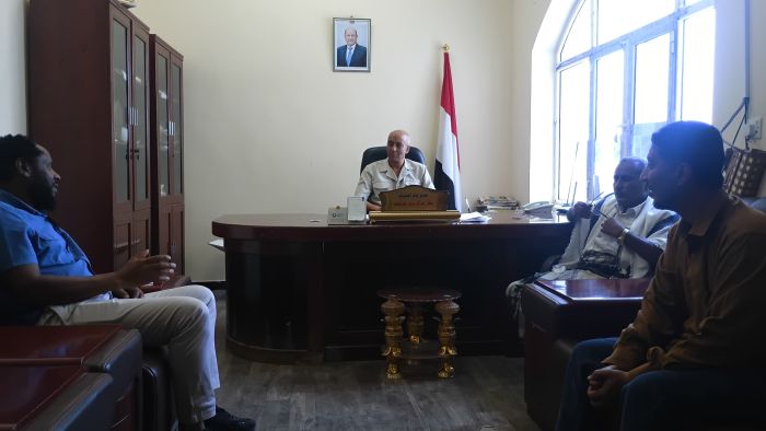 مدير عام المخا يبحث مع "أطباء بلا حدود" تعزيز التعاون بين السلطة المحلية والمنظمة في المديرية