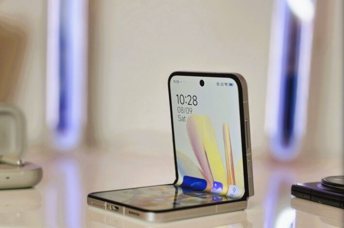 هاتف Mix Flip 2 من شاومي بمعالج Snapdragon 8 Elite يرفع التحدي أمام سامسونج