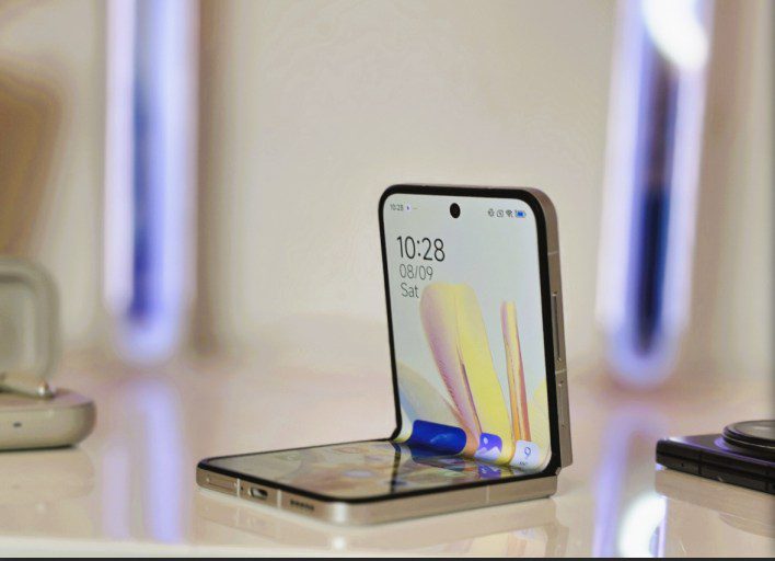 هاتف Mix Flip 2 من شاومي بمعالج Snapdragon 8 Elite يرفع التحدي أمام سامسونج