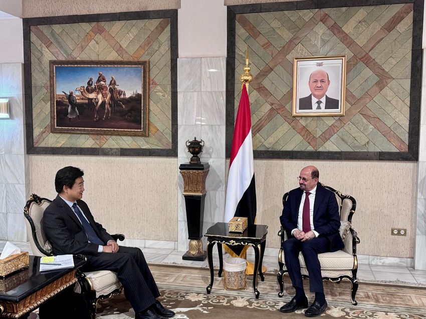 وزير الخارجية يلتقي القائم بأعمال السفارة الصينية لدى اليمن