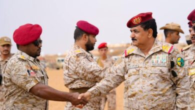 وزير الدفاع يطلع على اوضاع منتسبي الفرقة الثانية لقوات درع الوطن في الوديعة