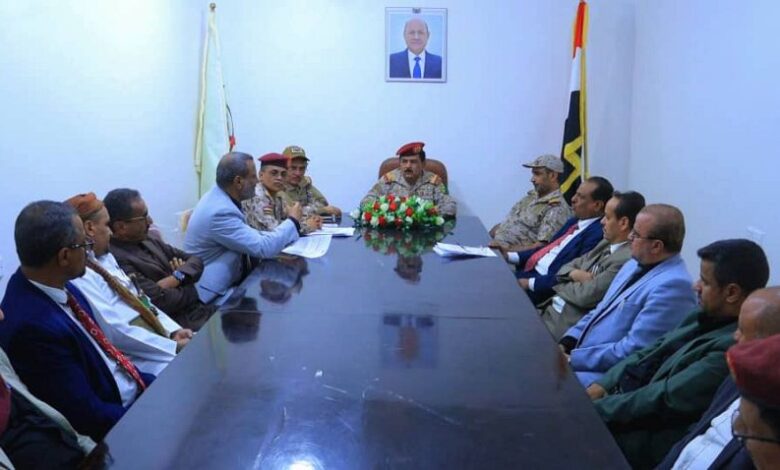 وزير الدفاع يلتقي اعضاء القضاء العسكري في مارب