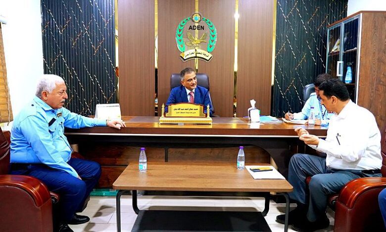 وزير الدولة محافظ عدن يطلع على سير العمل في ميناء الحاويات