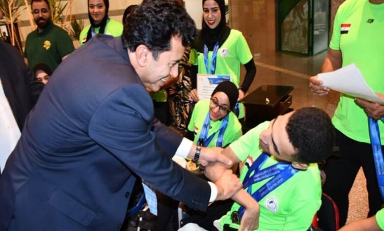 وزير الرياضة يحتفل بمنتخب البوتشيا