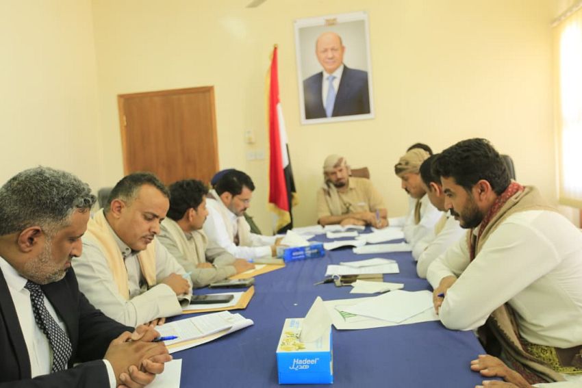وكيل مأرب يؤكد على اهمية تنفيذ قرارات الاصلاح الاقتصادي