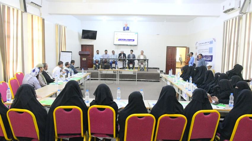 وكيل مأرب يفتتح لقاء تدريبي تربوي حول التربية والقيم والوطنية