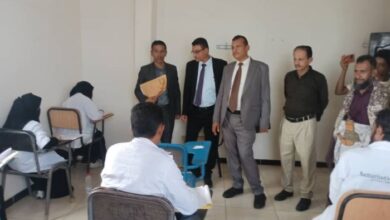 وكيل وزارة التعليم الفني يدشن الامتحانات الوزارية في المعهد الوطني الصحي بالمخا