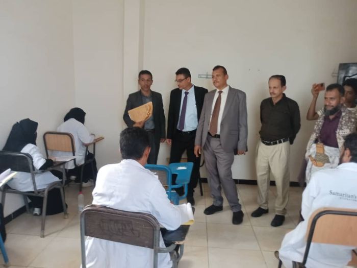 وكيل وزارة التعليم الفني يدشن الامتحانات الوزارية في المعهد الوطني الصحي بالمخا
