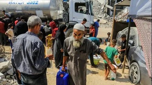 استعدادات لاحتلال المدينة.. مد خط مياه من مصر وتجهيزات لاستيعاب النازحين