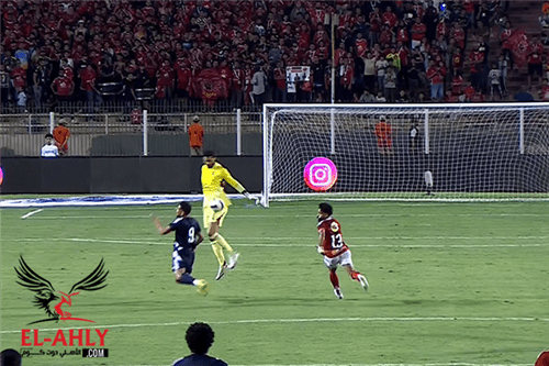 فيديو... حكم الـ VAR ينقذ حكم لقاء الأهلي وانبي بعد طرد الشناوي