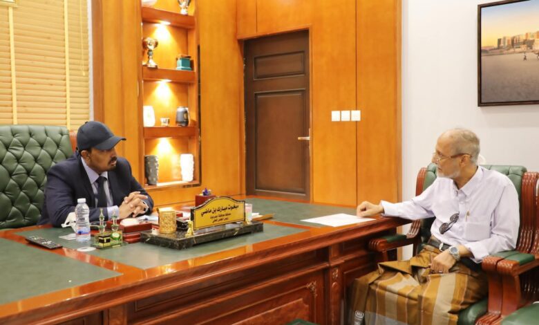 اخبار-حضرموت-|-محافظ-#حضرموت-يناقش-تدخلات-تجارة-وصناعة-حضرموت-في-ضبط-اسعار-السلع-بـ-#الاسواق-المحلية