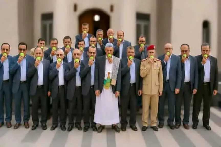 اخبار-اليمن-الان-|-اليمنيون-يعبرون-عن-فرحتهم-بمصرع-قيادات-حكومة-الحوثي-ويصفونها-بـ”حكومة-التفاح-”