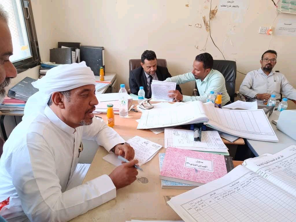 اخبار-حضرموت-|-رئيس-نيابة-استئناف-سيئون-يتفقد-سير-العمل-في-نيابة-تريم-الابتدائية