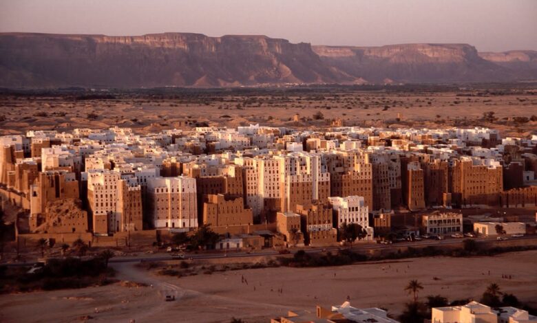 اخبار-حضرموت-|-افتتاحية-#حضرموت21-المتاجرة-بمعاناة-الناس