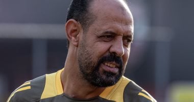 عماد النحاس يعالج أخطاء دفاع الاهلى قبل مواجهة الزمالك