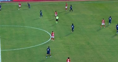 الأهلى يتقدم على إنبى 1-0 بالشوط الأول.. والفار ينقذ الشناوى من الطرد المباشر