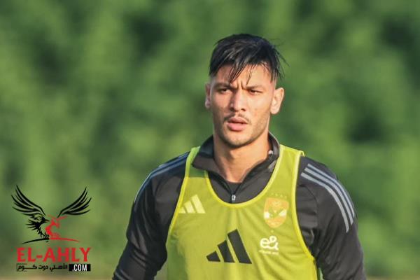 أشرف داري يغادر معسكر منتخب المغرب بسبب الإصابة