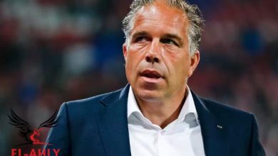 المدرب الهولندي لانجلير يحدد موعد توقيع العقود مع الأهلي