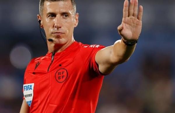 اتحاد الكرة يعلن عن طاقم إسباني لإدارة مباراة الأهلي والزمالك