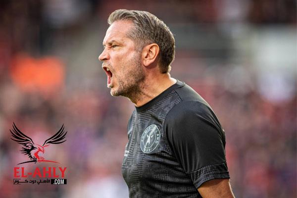 تقارير.. مدرب الأهلي «المحتمل» الي بولندا
