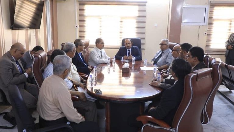 اخبار-حضرموت-|-محافظ-حضرموت-يناقش-الأوضاع-العامة-لجامعة-حضرموت-والطموحات-المستقبلية