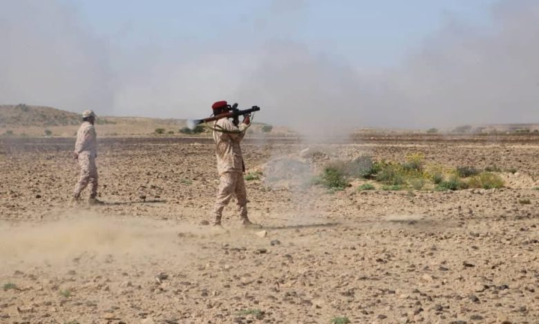 اخبار-حضرموت-|-لواء-حضرموت-ينفذ-مشروع-رماية-بسلاح-الآر-بي-جي-٧-في-ختام-دورة-تخصصية-للسلاح-بمعسكر-قيادته-في-“لبنة-بارشيد”