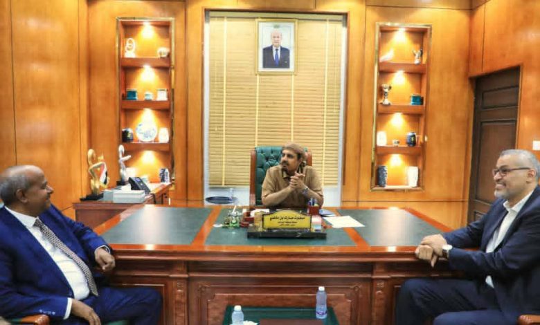 اخبار-حضرموت-|-محافظ-#حضرموت-يبحث-مع-وكيل-وزارة-الشباب-والرياضة-ورئيس-#الاتحاد-العام-لكرة-السلة-تعزيز-التعاون-الرياضي-لخدمة-قطاع-الشباب-والرياضة