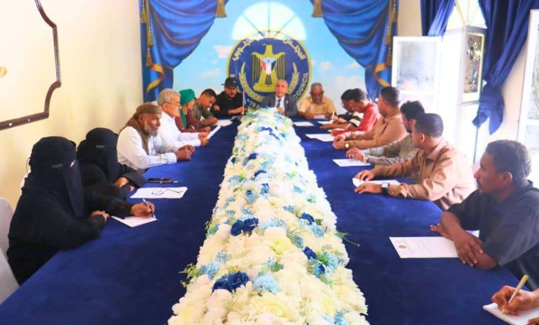 اخبار-حضرموت-|-تنفيذية-انتقالي-حضرموت-تناقش-عدداً-من-التقارير-الاقتصادية-والخدمية-والجانب-التعليمي-بالمحافظة