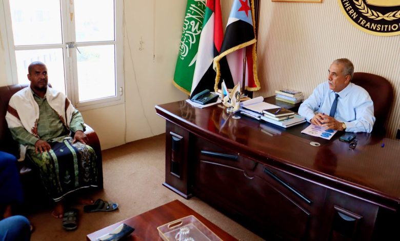 اخبار-حضرموت-|-فريق-التوجيه-والرقابة-الرئاسي-يلتقي-جمعية-الضياء-لرعاية-وتأهيل-المكفوفين-بالمكلا