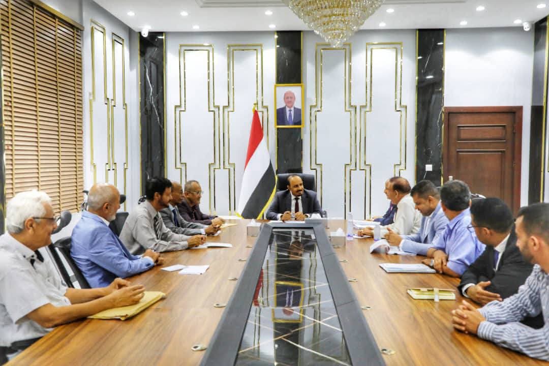 اخبار-حضرموت-|-محافظ-#حضرموت-يبحث-مع-اللجنة-الوزارية-من-#وزارة-النقل-ومصلحة-الجمارك-سُبل-توسعة-وتطوير-ميناء-المكلا-بما-يواكب-متطلبات-التنمية-الاقتصادية-والخدمية