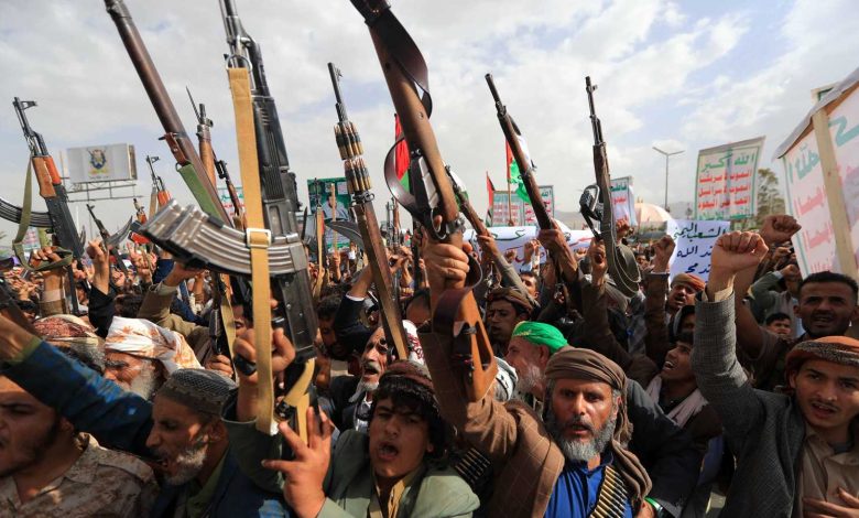 سباق محموم على استقطاب