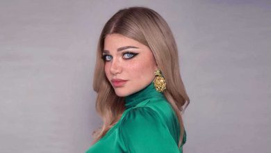 دموع أحلام تأثراً بحالة أنغام تثير تفاعلاً واسعاً (فيديو)