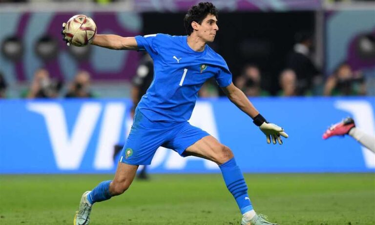 لتعويض بونو.. الهلال يتعاقد مع حارس ليون