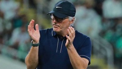 خسارة الكلاسيكو = الرحيل.. اتحاد جدة يعلن إقالة لوران بلان