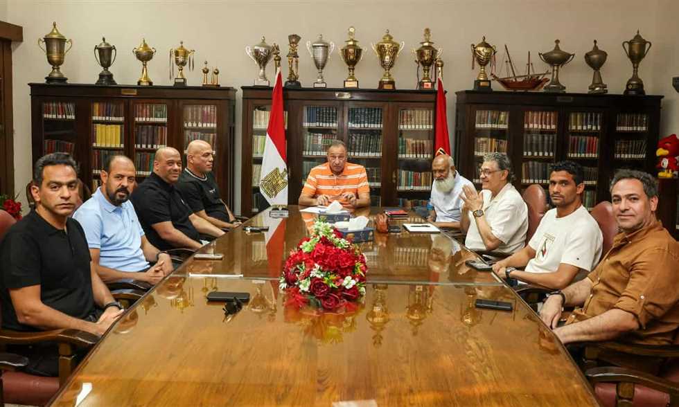 تفاصيل اجتماع الخطيب مع الجهاز الفني بحضور المدير الرياضي ولجنة التخطيط