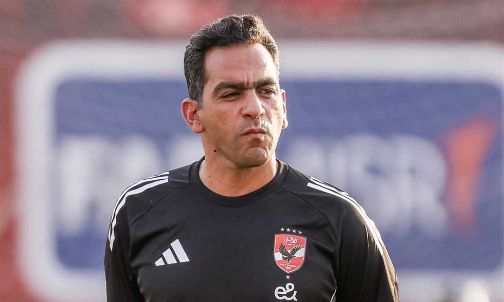 عادل مصطفى: لا أحد يقصر في الأهلي.. وفارق النقاط لا يعنيني