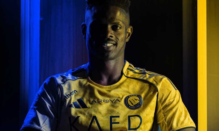 الصفقة السابعة.. النصر يتعاقد مع هارون كمارا