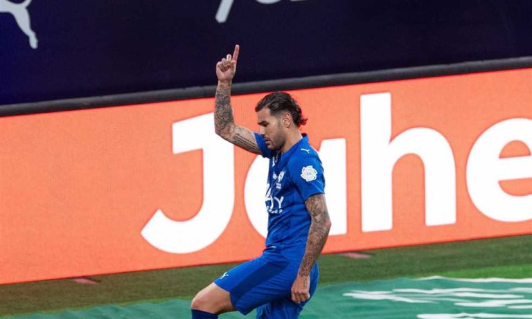 الهلال يقلب تأخره ويتحدى الـ VAR بالانتصار على الأخدود بثلاثية