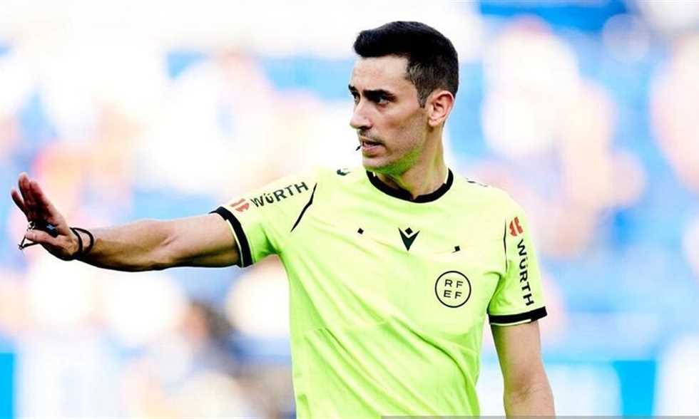 خبر في الجول - الإسباني مونيوز حكما لمباراة الأهلي ضد الزمالك