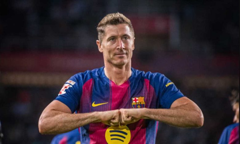سبورت: ميلان يرغب في ضم ليفاندوفسكي إذا رحل عن برشلونة