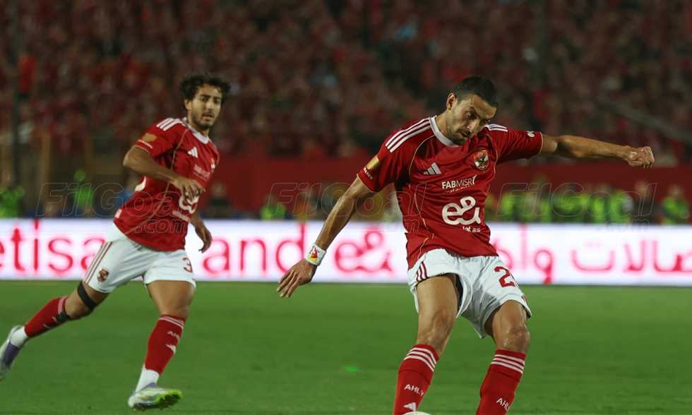 طبيب الأهلي يكشف تفاصيل إصابة طاهر