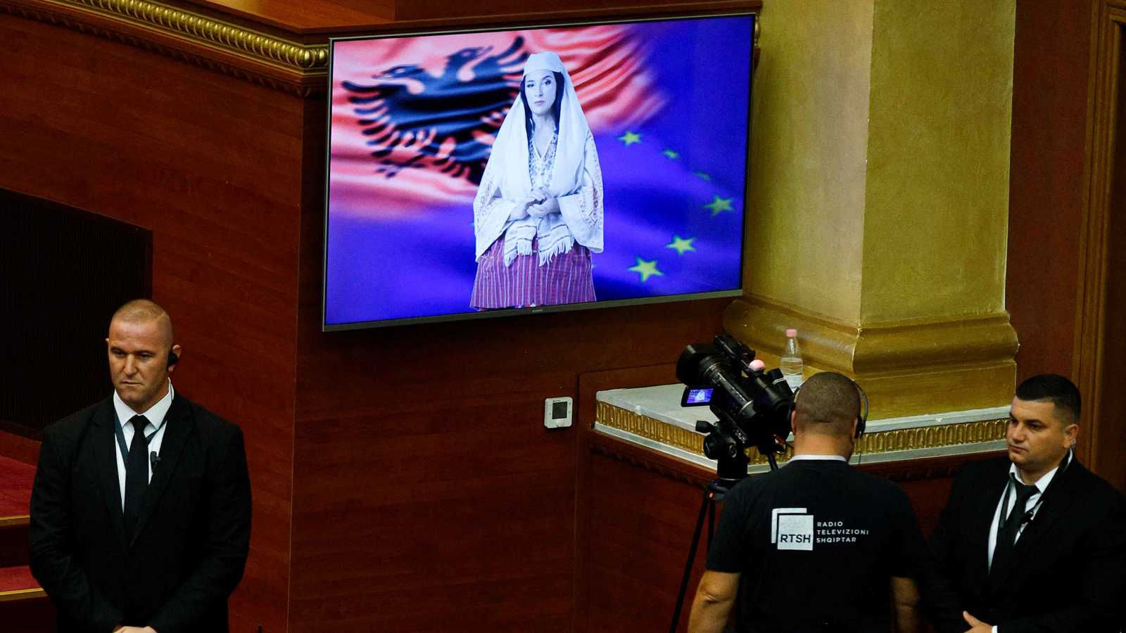 بأول ظهور ملكي لهما.. توتر بين كيت وميغان يرعب الأمير هاري